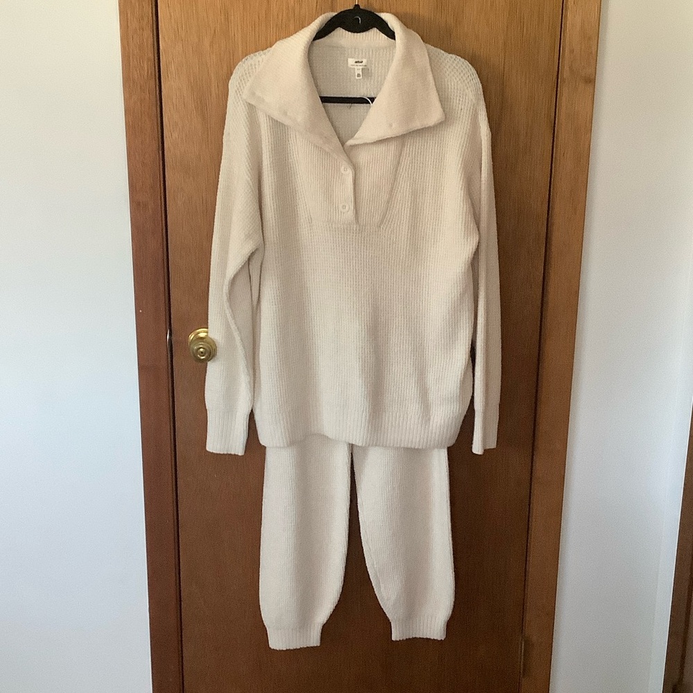 AERIE COZYUP WAFFLE SWEATER AND
JOGGERS  SELLING AS A SET